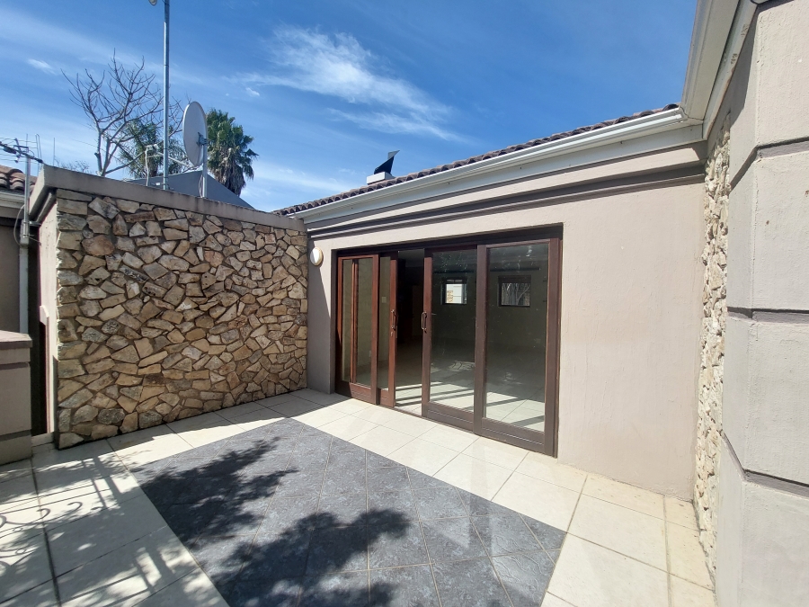 4 Bedroom Property for Sale in Panorama Western Cape